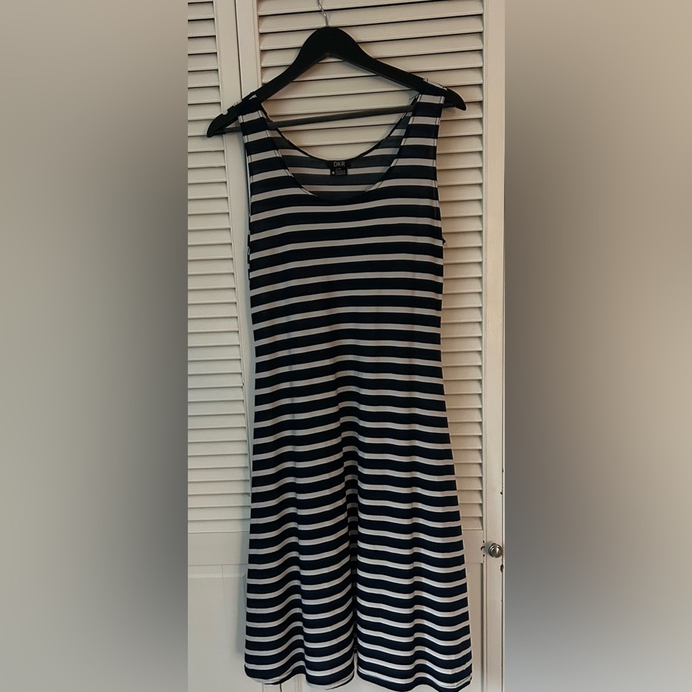 Chic Striped Sleeveless Midi Dress